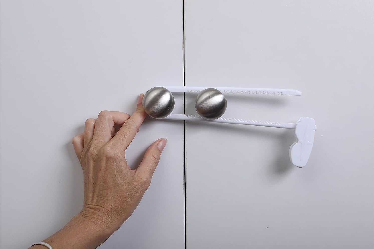 Dreambaby Sliding Cabinet Locks, 3 Pack photo 6