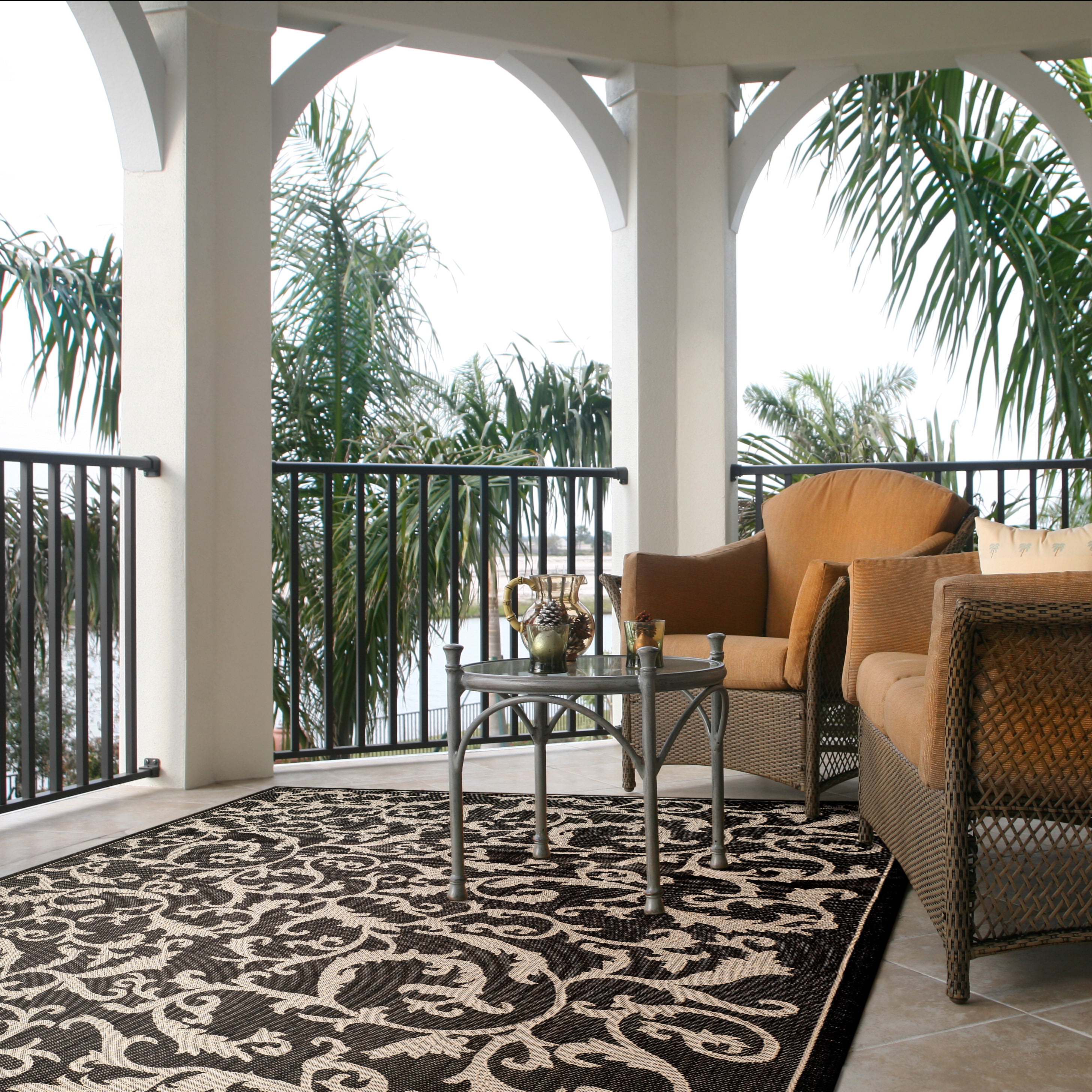 Safavieh Courtyard Kevin Floral Indoor/Outdoor Area Rug, Black/Sand, 2'7" x 5'