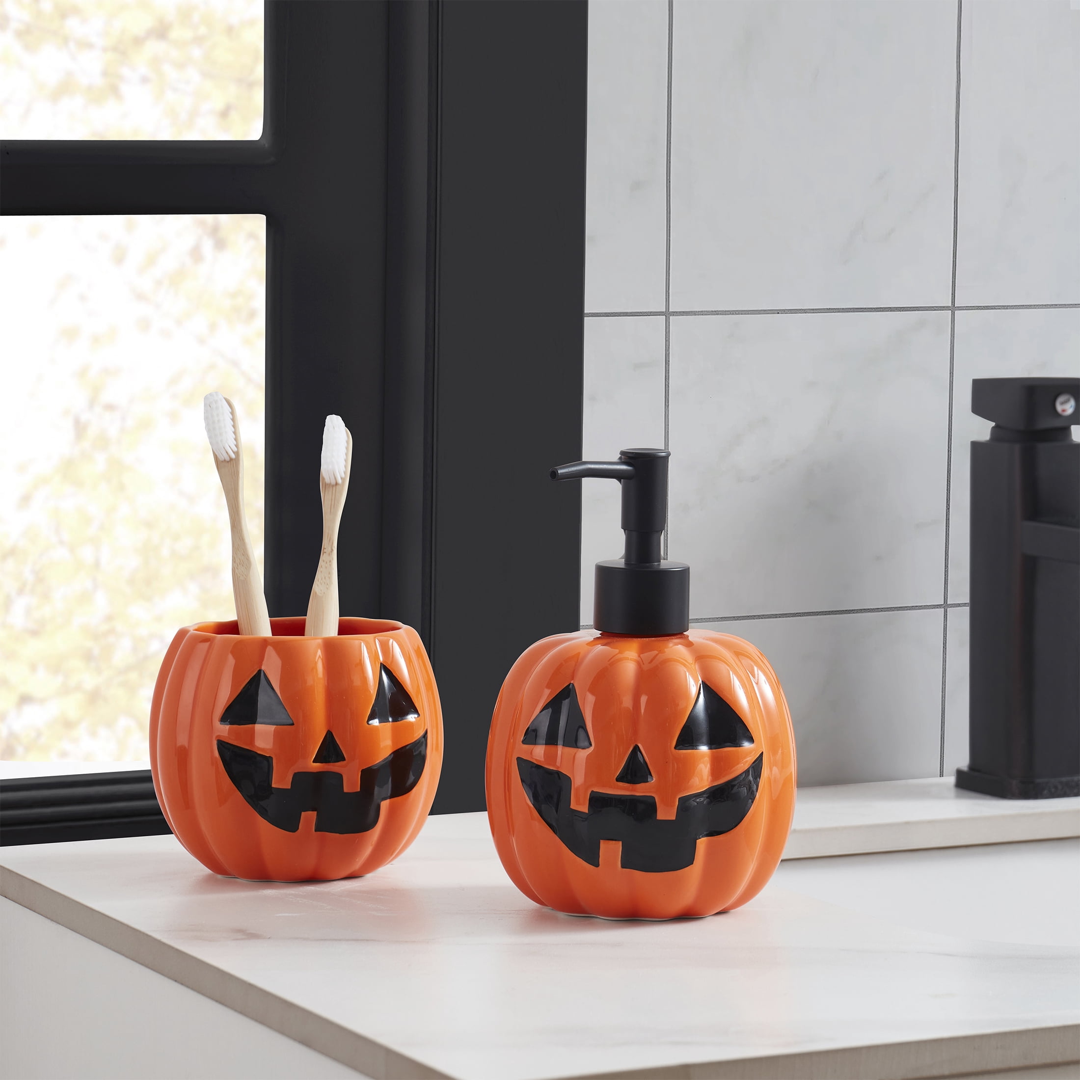 Way to Celebrate! 2-Piece Ceramic Pumpkin Bath Accessory Set, Orange