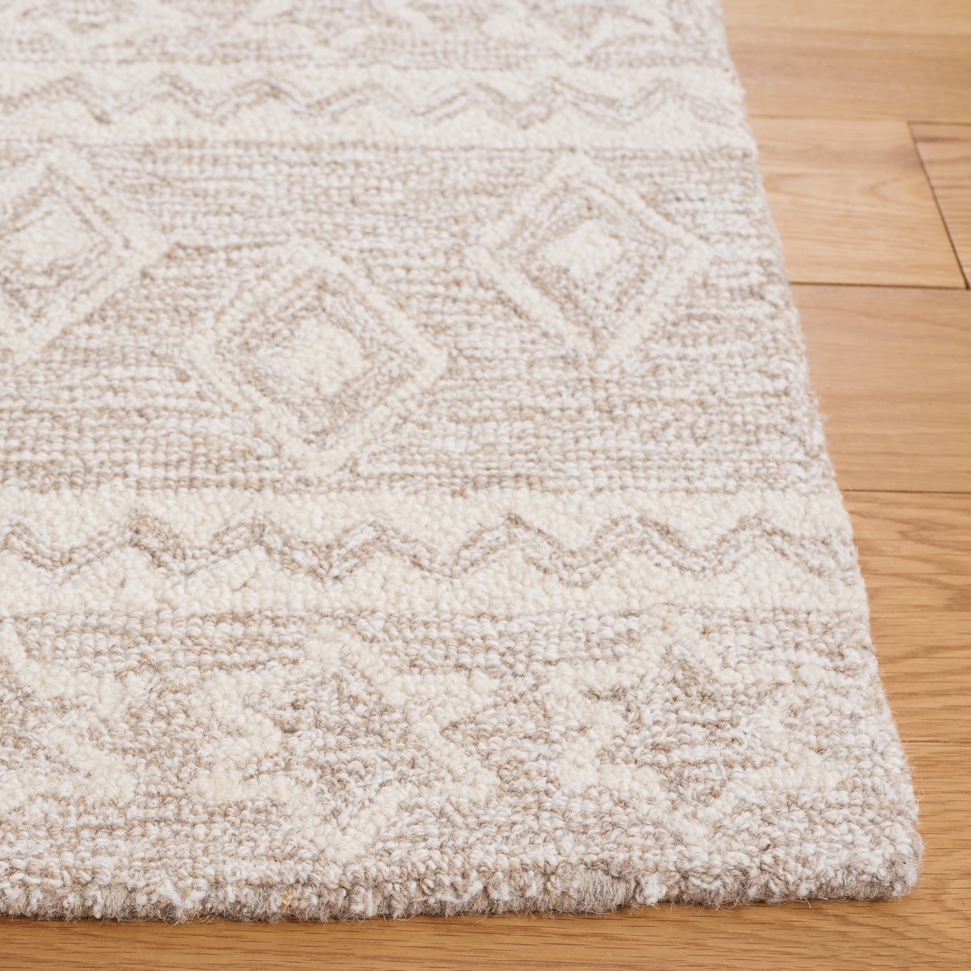 SAFAVIEH Micro-Loop Regis Geometric Runner Rug, Beige/Ivory, 2'3" x 11'