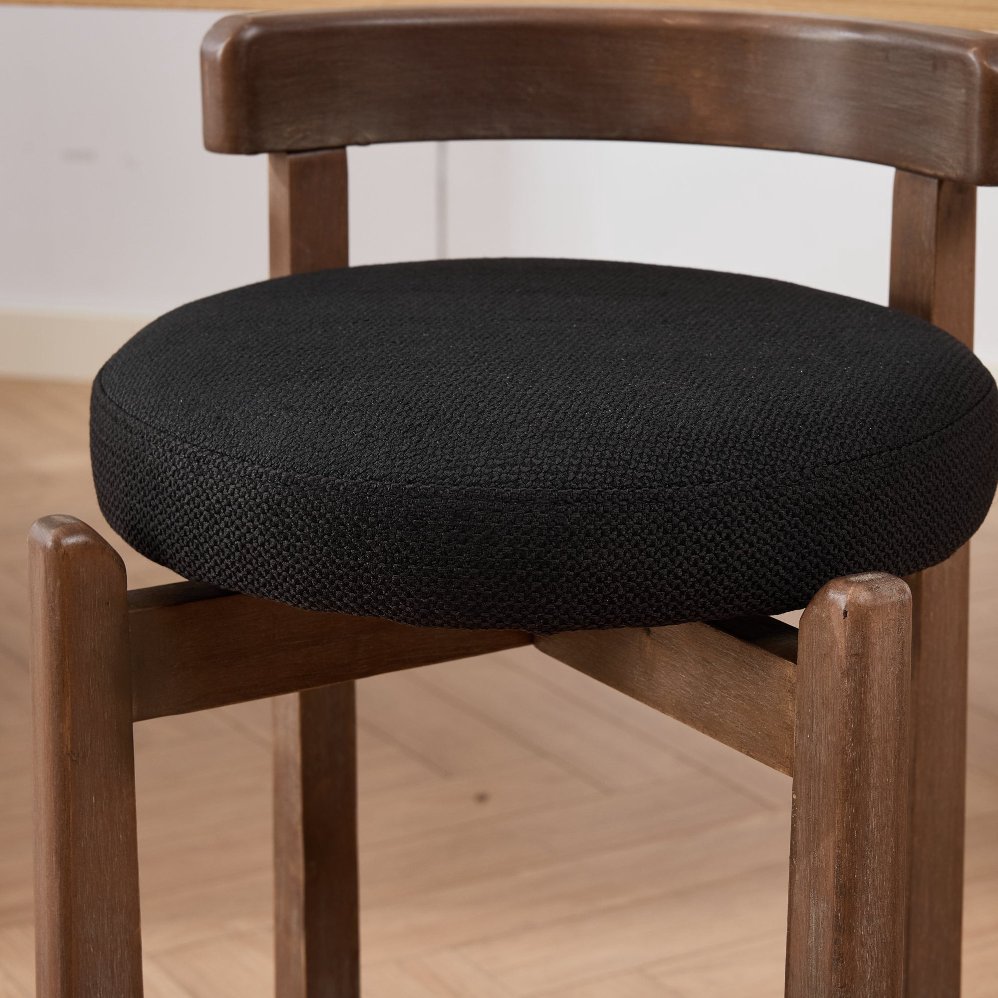 PORKISS Swivel Bar Stools Set of 2, Linen Upholstered Counter Height Stools with Solid Wood Frame, Mid-Century Kitchen Island Chairs with Round Footrest, Black