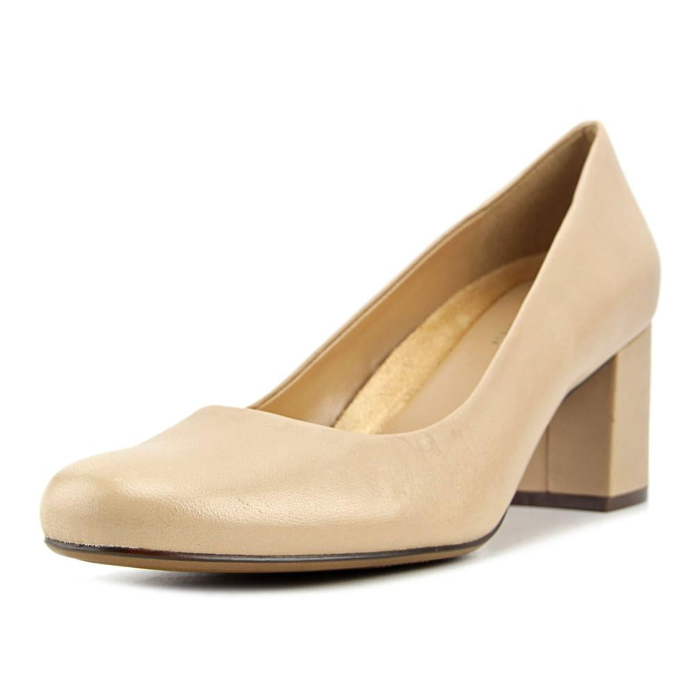 naturalizer whitney pump