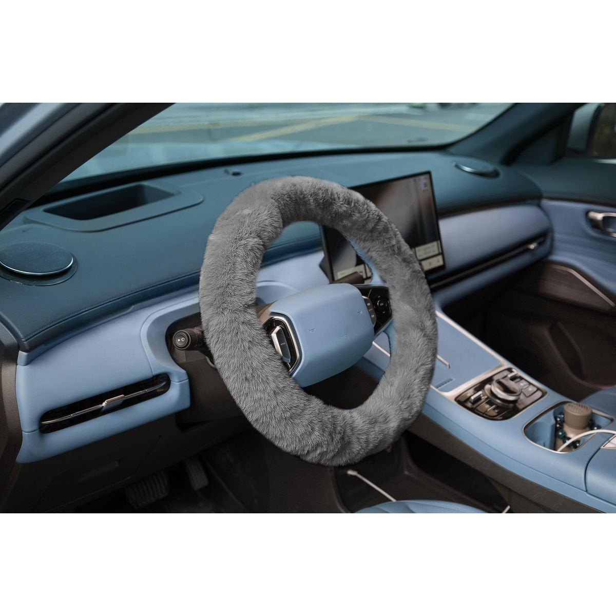 Emerald Universal 14.6"-15.4" Plush Steering Wheel Cover, Soft Faux Fur - Grey