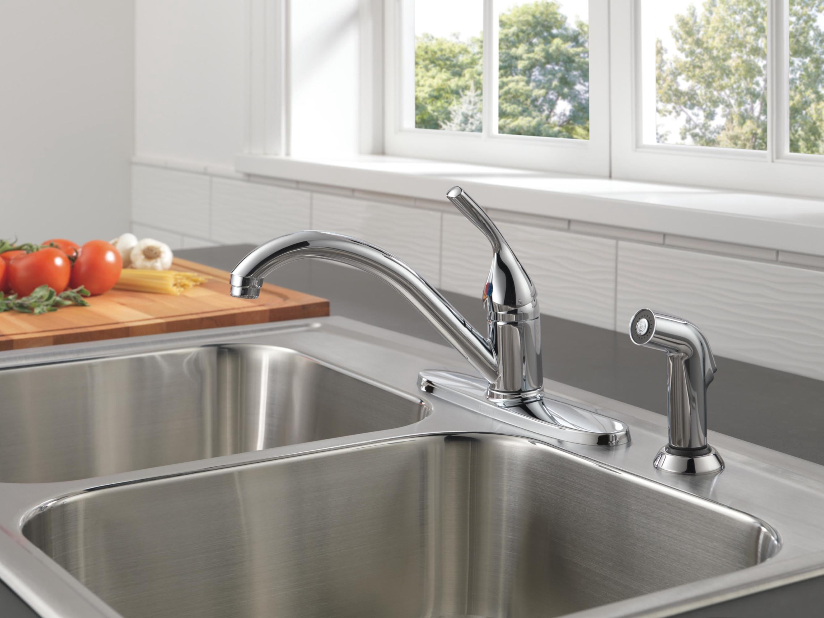 Single Handle Kitchen Faucet with Spray in Stainless 400-SS-DST
