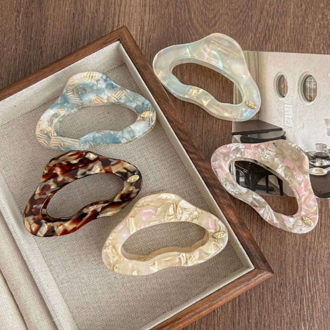 Stylish Medium Acetate Shark Clip - Strong Grip for All Hair Types, Perfect for Everyday Use and Special Occasions