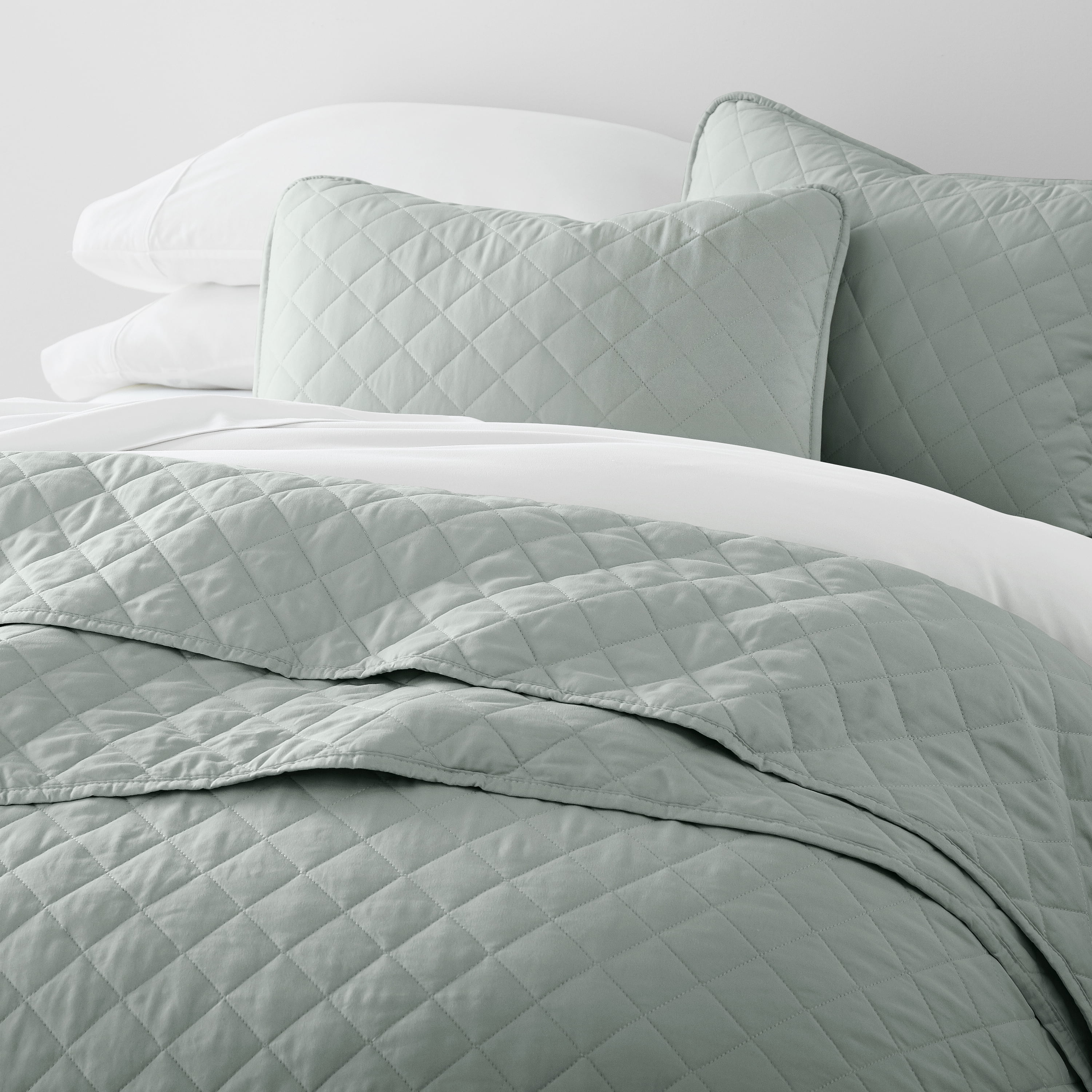 Noble Linens 3-Piece Eucalyptus Diamond Quilt Set, Full/Queen