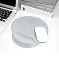 thumbnail image 2 of Tapis de souris repose-poignet gris en silicone souple, design ergonomique, antidérapant, dessous en PU, pour le travail au bureau et les jeux. Gris, 2 of 4