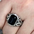 thumbnail image 2 of Anillo Color Plata Para Hombres de Acero Inoxidable Onyx de Reyes, 2 of 5