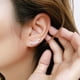 thumbnail image 2 of Pendientes de mujer con forma de ala de ángel y circonitas bañados en oro rosa, 2 of 6