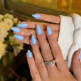 thumbnail image 1 of JOYVVEW Uñas postizas adhesivas cortas almendradas azul brillante 30 piezas, 1 of 7