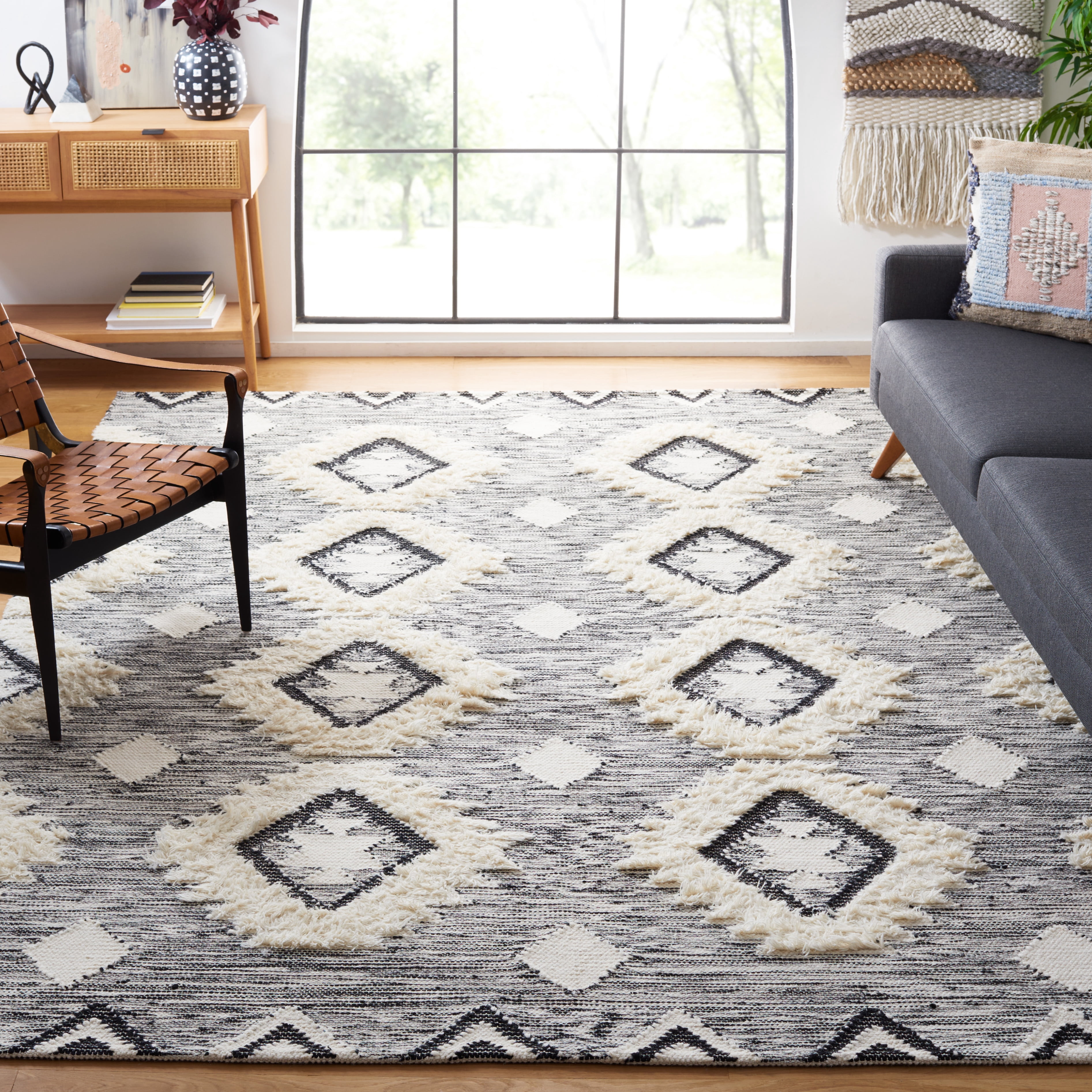 SAFAVIEH Kenya Stojan Southwestern Area Rug, Black/Ivory, 9' x 12'