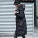 thumbnail image 1 of Abrigo acolchado de algodón Chaqueta de mujer de largo medio con relleno de algodón y plumón, chaqueta de invierno con cuello de piel por encima de la rodilla y acolchado de algodón, 1 of 6