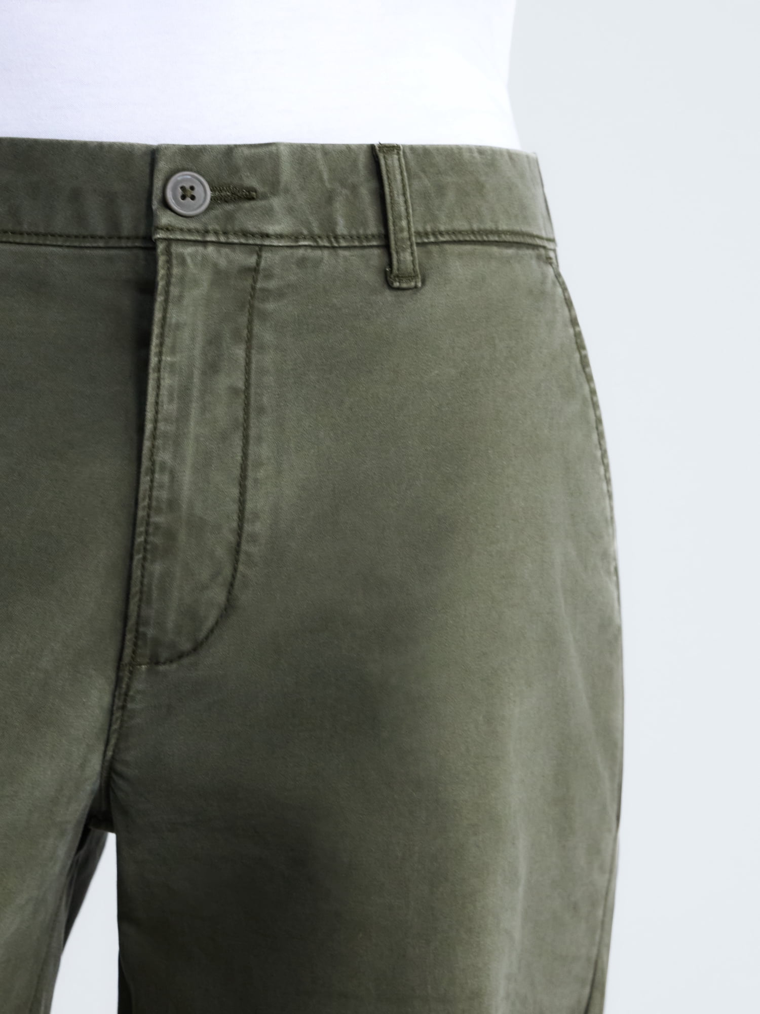 Free Assembly Men's Loose Fit Straight Leg Chino Pants, Waist Sizes 29-40