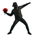 thumbnail image 1 of Decoración de resina Banksy Flower Thrower Estatua Escultura Adorno para el hogar TUNC Sencillez, 1 of 4