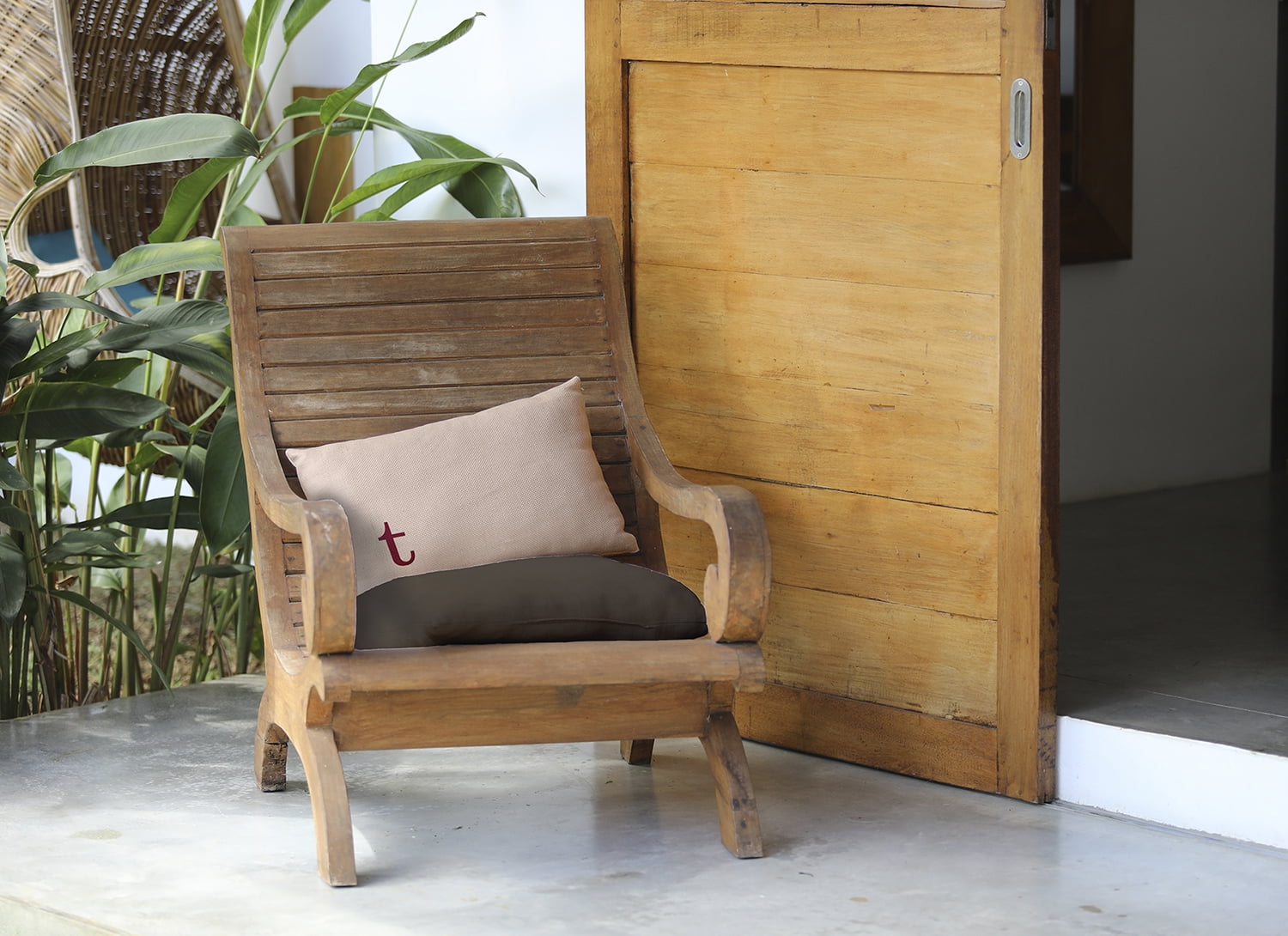 Simply Daisy 14" x 20" Modern Monogram Indoor/Outdoor Polyester Throw Pillow, Cranberry