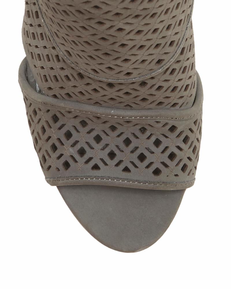 Vince Camuto Womens Ekanya