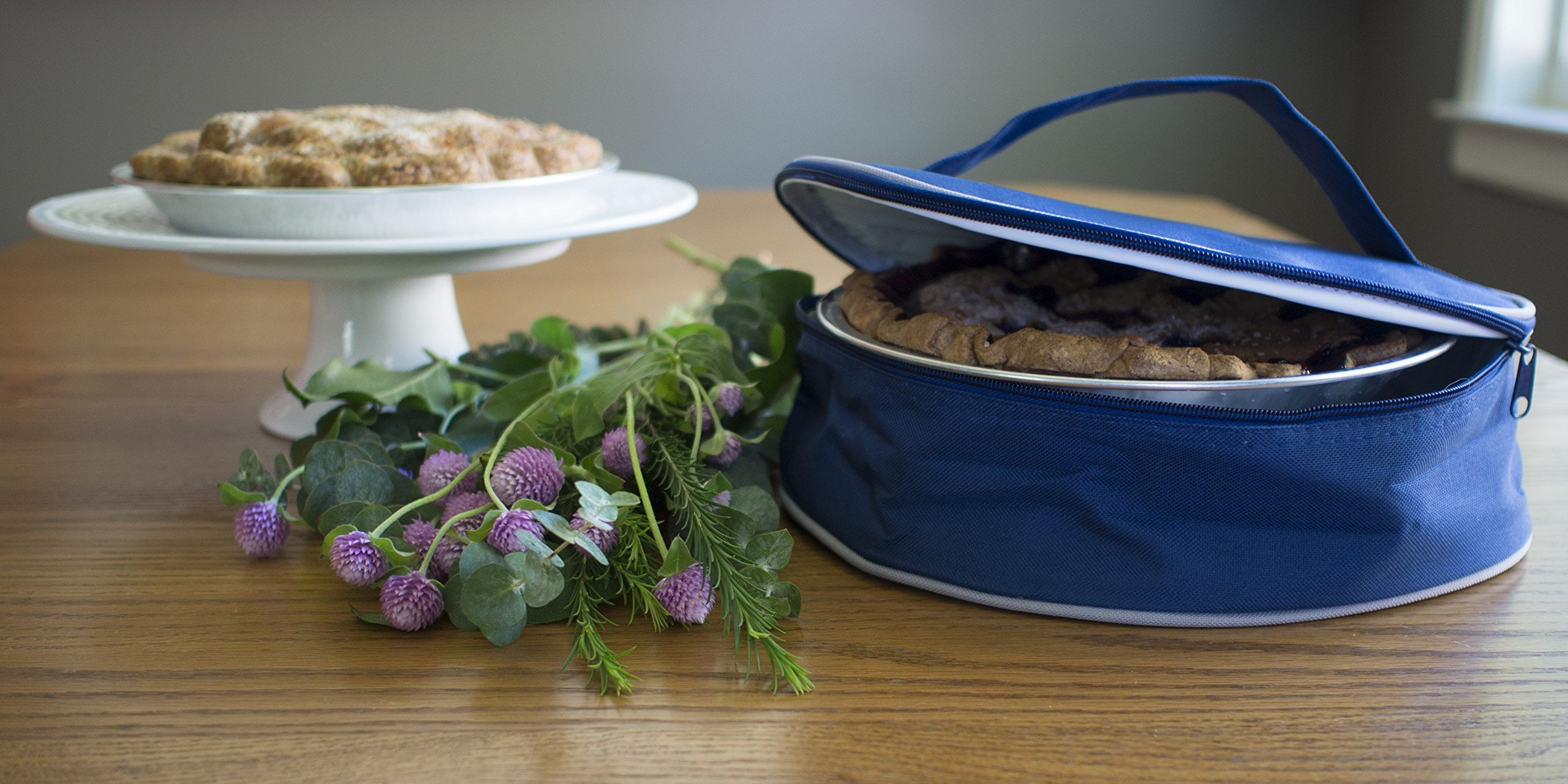 KAF Home Portable Insulated Casserole Dish Carrier with Handle, Red, 3.