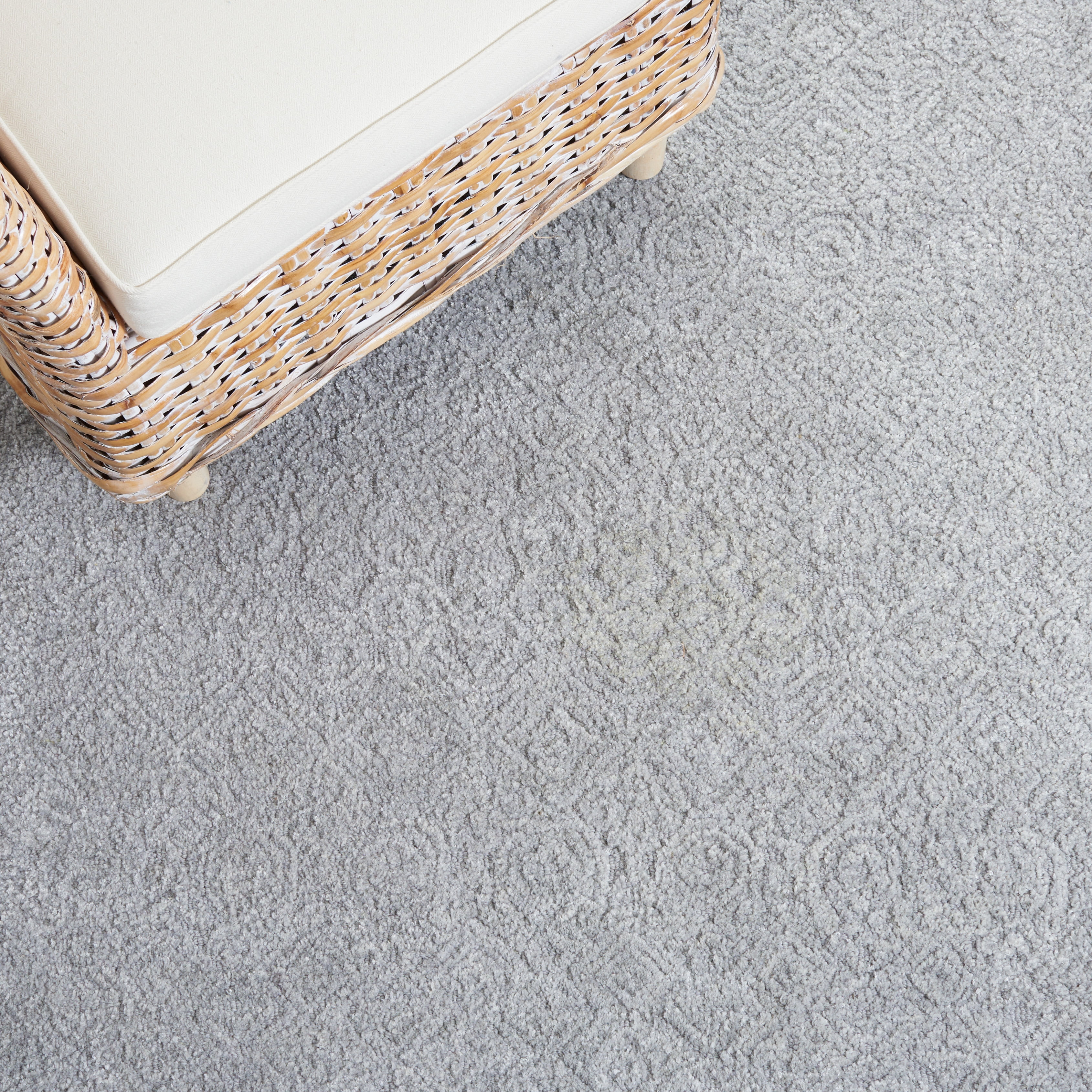 SAFAVIEH Martha Stewart Tufted Wool Area Rug, Grey, 6' x 6' Round