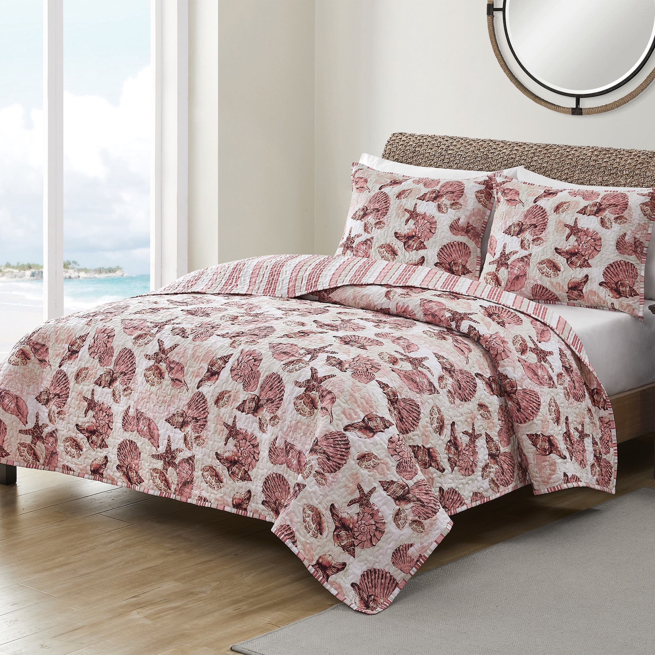 VCNY Home Shell Treasure 3-Piece Coral/Blush Sea Shell Reversible Quilt Set, King, Adult, Unisex