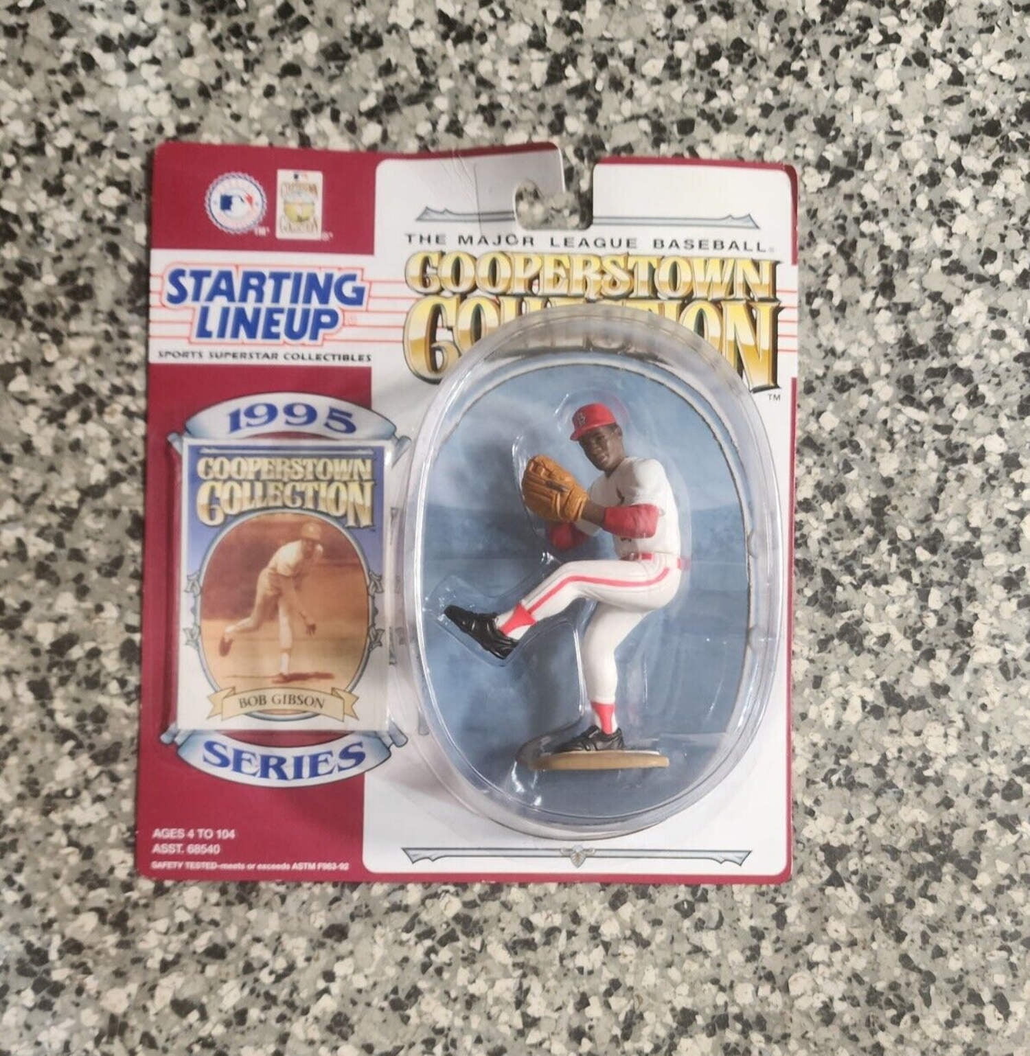 1999 starting lineup mark mcgwire action figure by sports