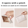 thumbnail image 3 of Bolsa de cosméticos High Fit con bolsillo de piel para bolso impermeable, 3 of 6