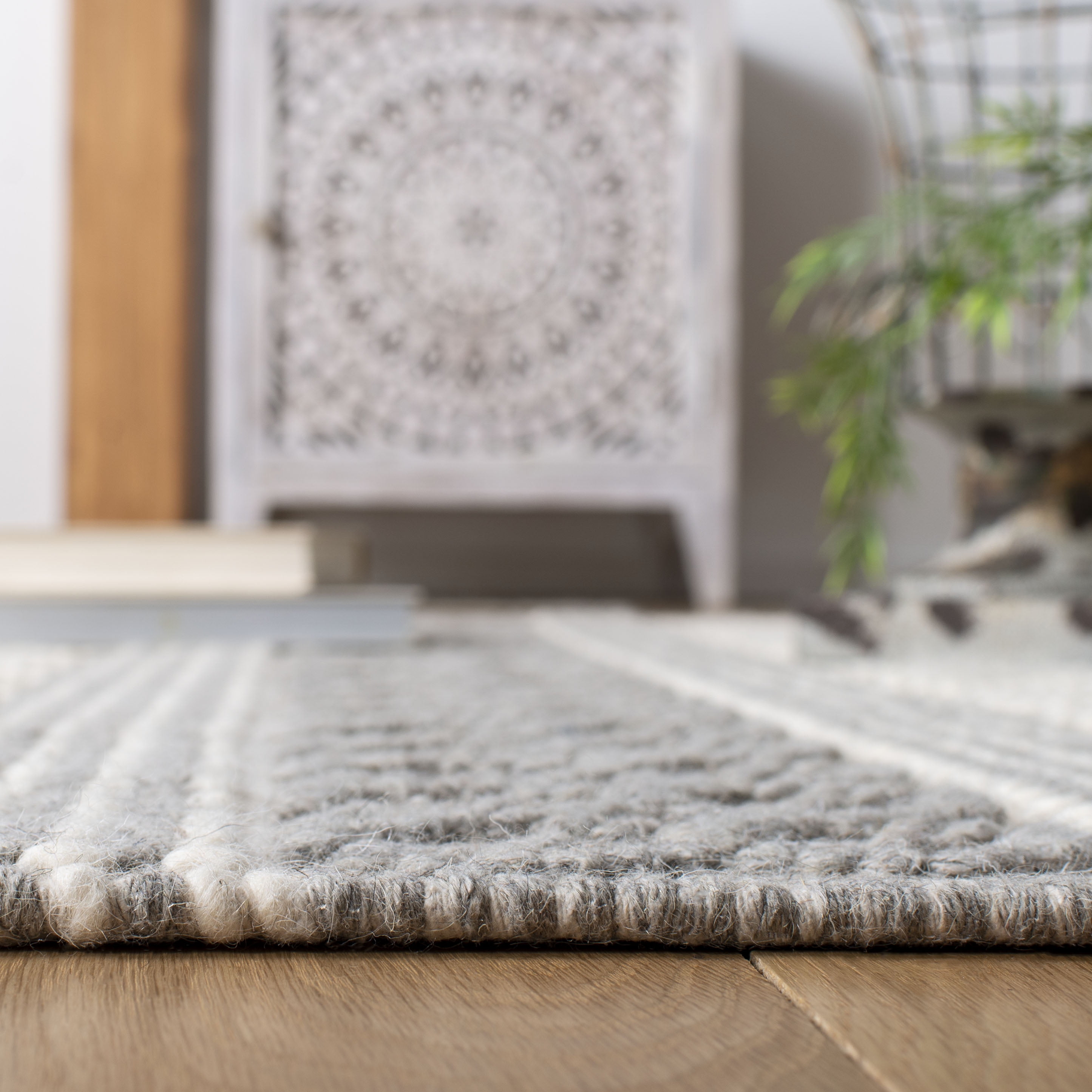 SAFAVIEH Natura Candelario Striped Wool Area Rug, Ivory/Grey, 5' x 8'