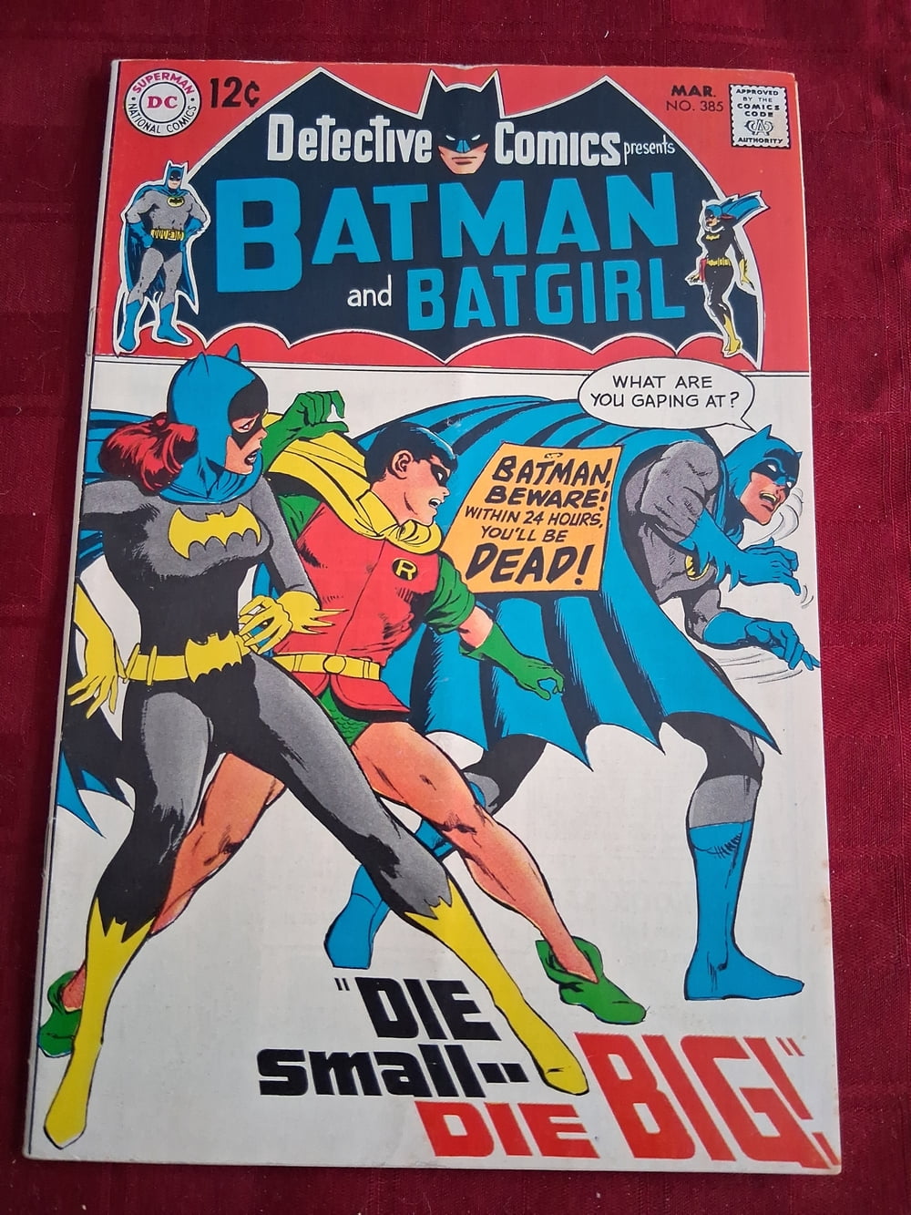 Cover of Detective Comics #385