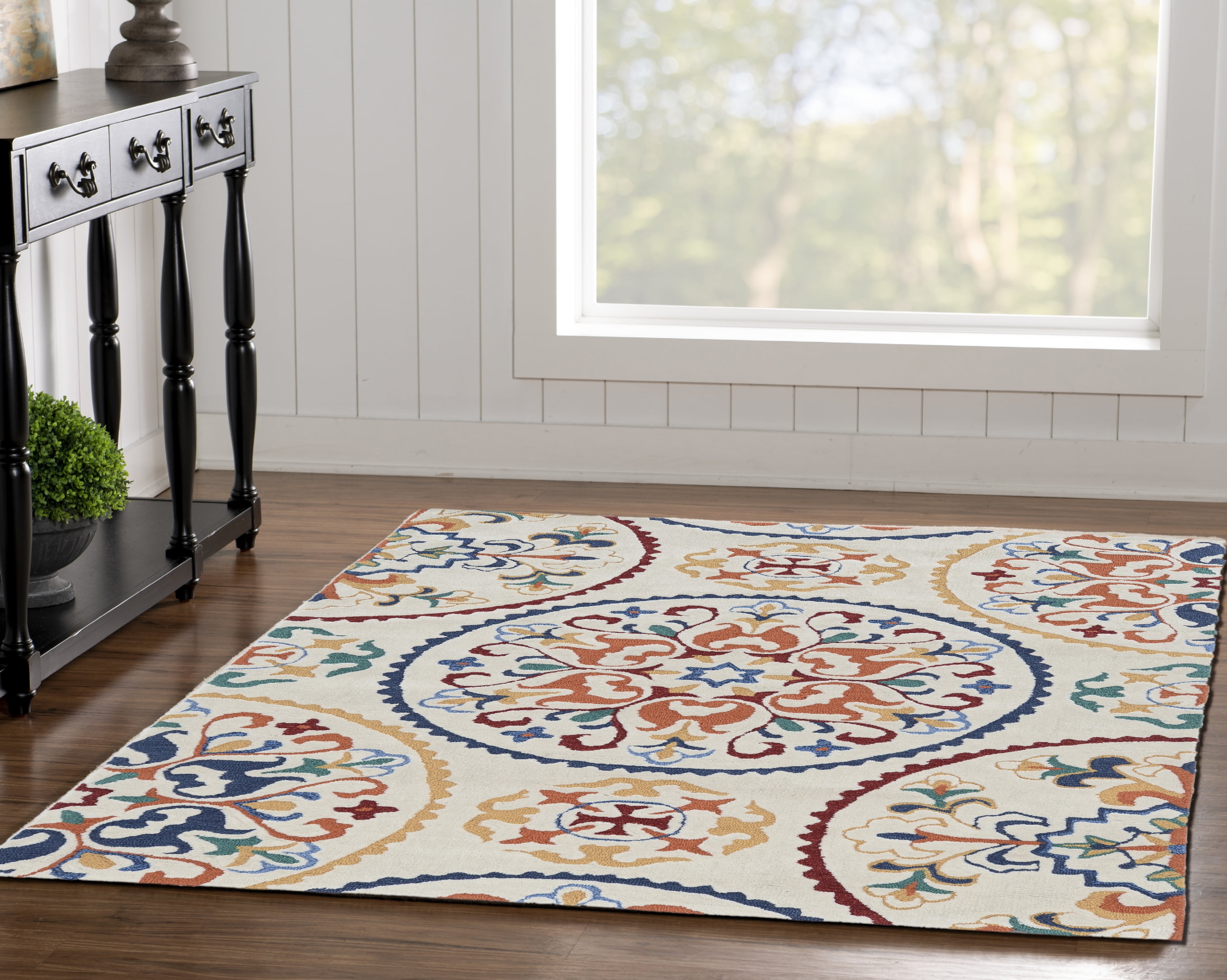Linon Home Decor Trio Area Rug Collection, Ivory and Green, 1.83' x 2.83'