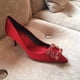 thumbnail image 1 of Zapatos de vestir de satén con punta en punta y tacón de aguja de lujo para mujer, elegantes zapatos de novia con cristales para boda, 1 of 6