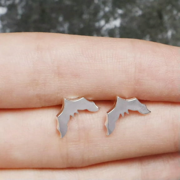 EOEMY Cool Women Punk Gothic Bat Batman Ear Studs Earring Halloween Party Jewelry