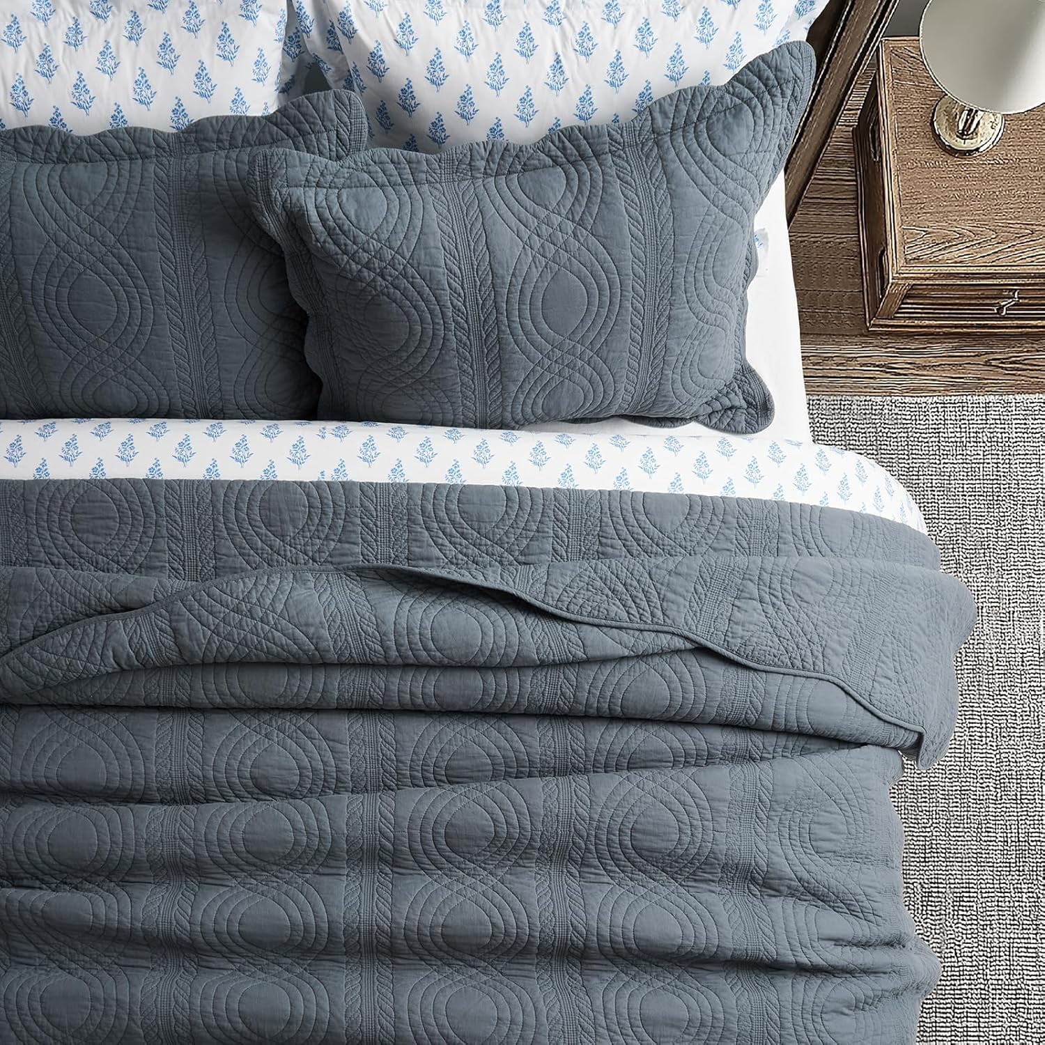 EVERGRACE 100% Cotton Scallop Quilt Set, King Size 3 Piece Set – Lightweight Bedspread with 2 Shams, Soft Prewashed Matelasse Coverlet for Cozy and Elegant Bedding, Stormy Blue