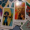 thumbnail image 2 of Cartas de tarot con caja de hierro, proceso de estampado en caliente, naipes de alta calidad, instrucciones exclusivas en inglés, 2 of 5