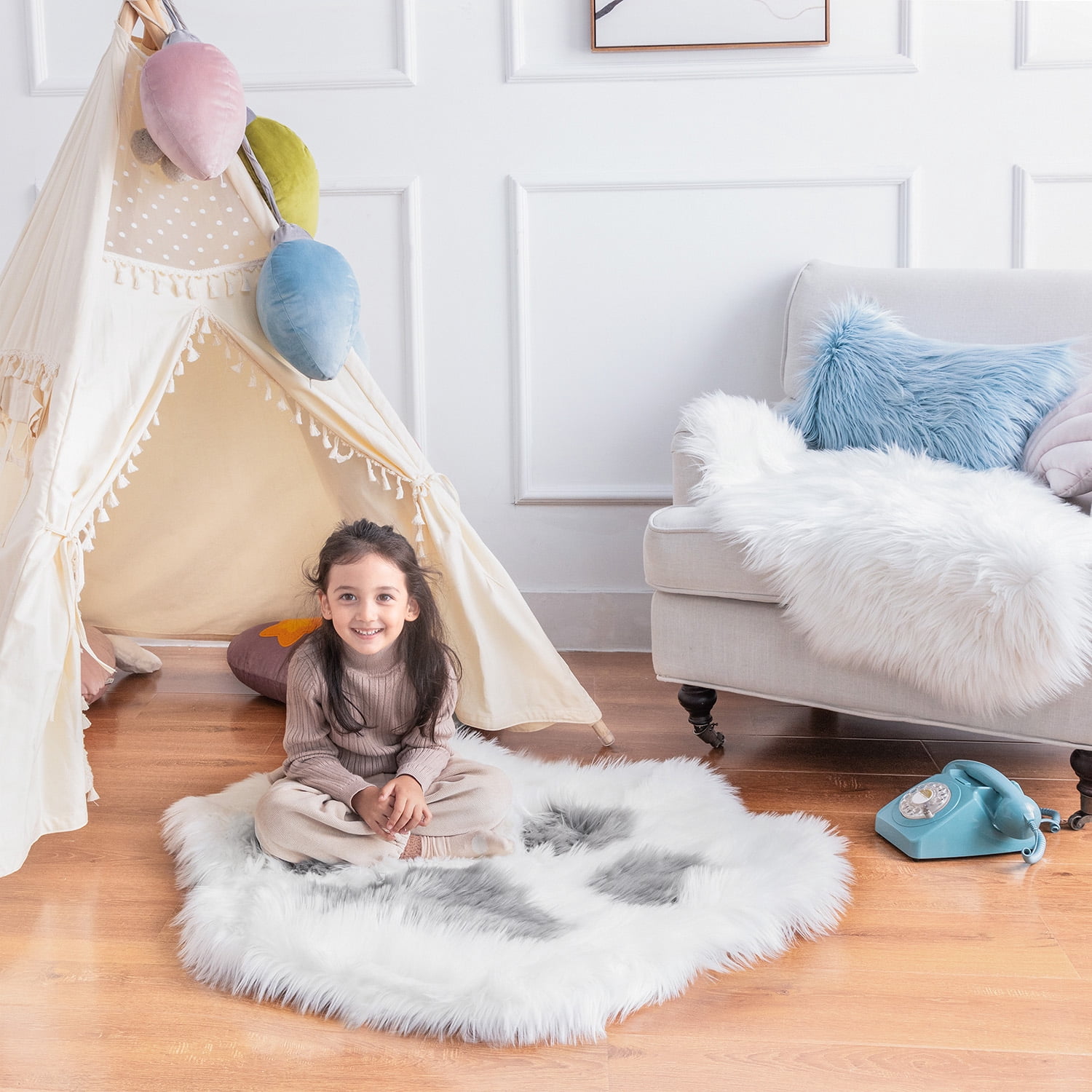 Phantoscope Ultra Soft Faux Sheepskin Fur Cat Paw Rug, Fluffy Non-Slip Area Rug, Light Gray with White, 2 x 3 ft
