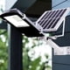 thumbnail image 3 of Kearding Farola solar para exteriores, patio, paisaje, camino, patio trasero, lámpara montada en la pared, foco de Control remoto, accesorios de 200WH, 3 of 6