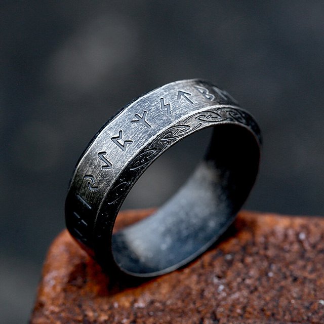 Anillo de runas vikingas Vintage de acero inoxidable, anillo vikingo de Odín nórdico para hombres y mujeres, amuleto de pareja, regalo de joyería de moda que nunca se desvanece Tan Jianjun unisex