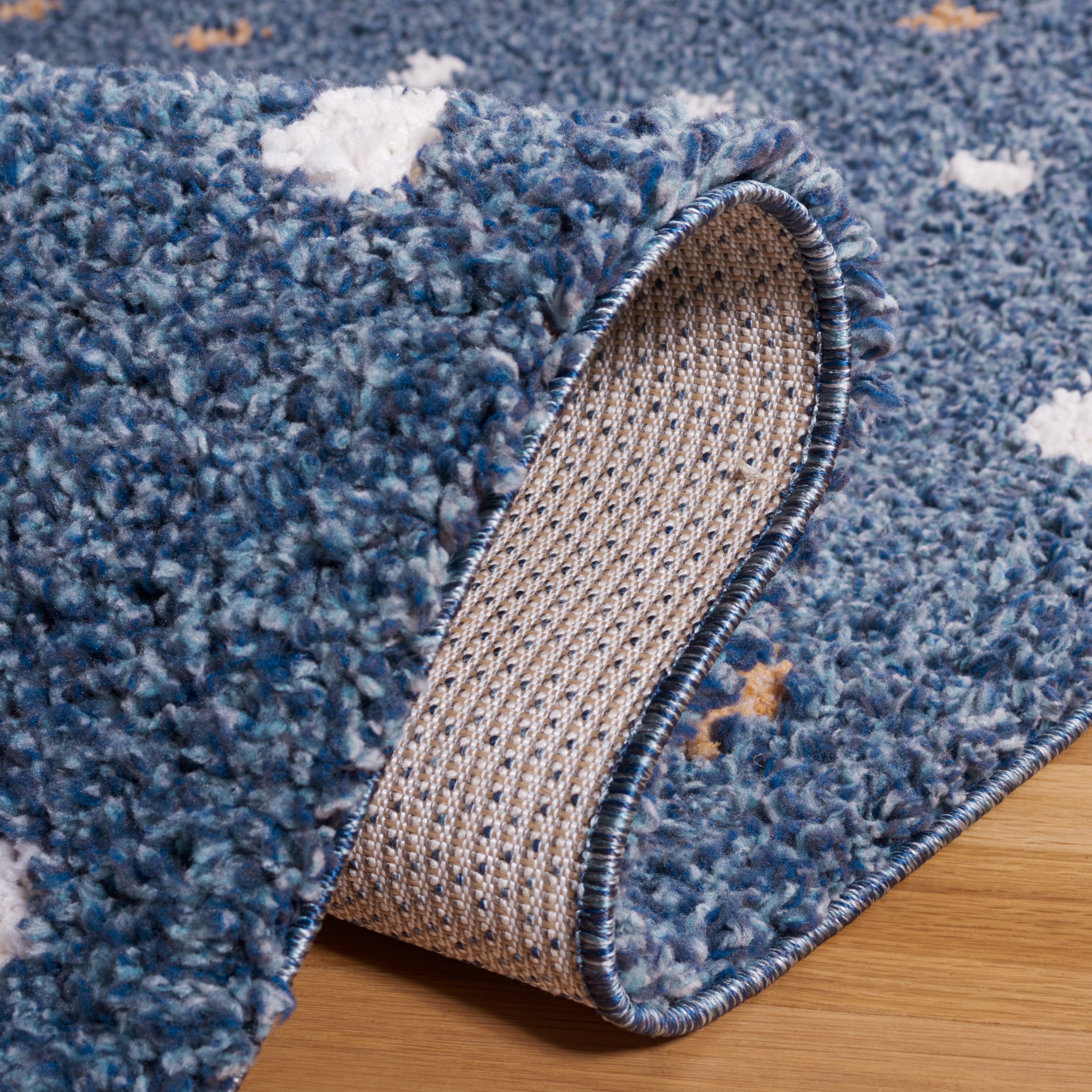 SAFAVIEH Calico Mattie Dot-Print Polyester Shag Area Rug, Blue/Ivory, 6'7" x 6'7" Square