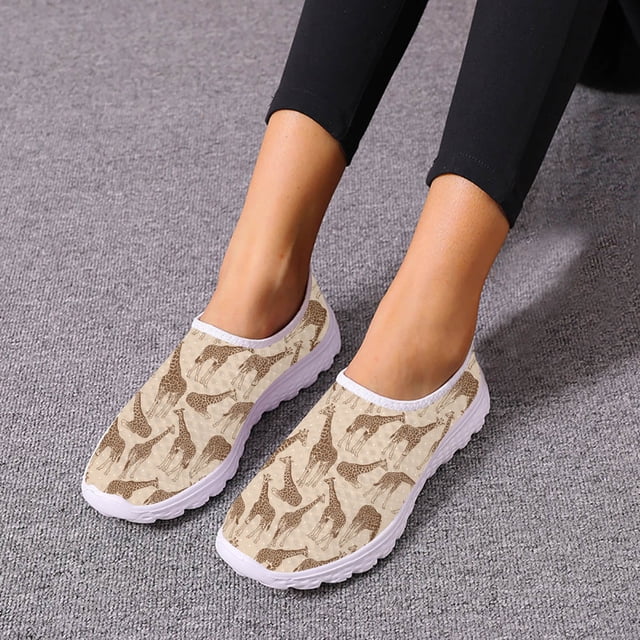 Zapatillas de deporte informales con estampado de jirafa para mujer, bonitas y a la moda, de verano, ligeras, con cordones para correr