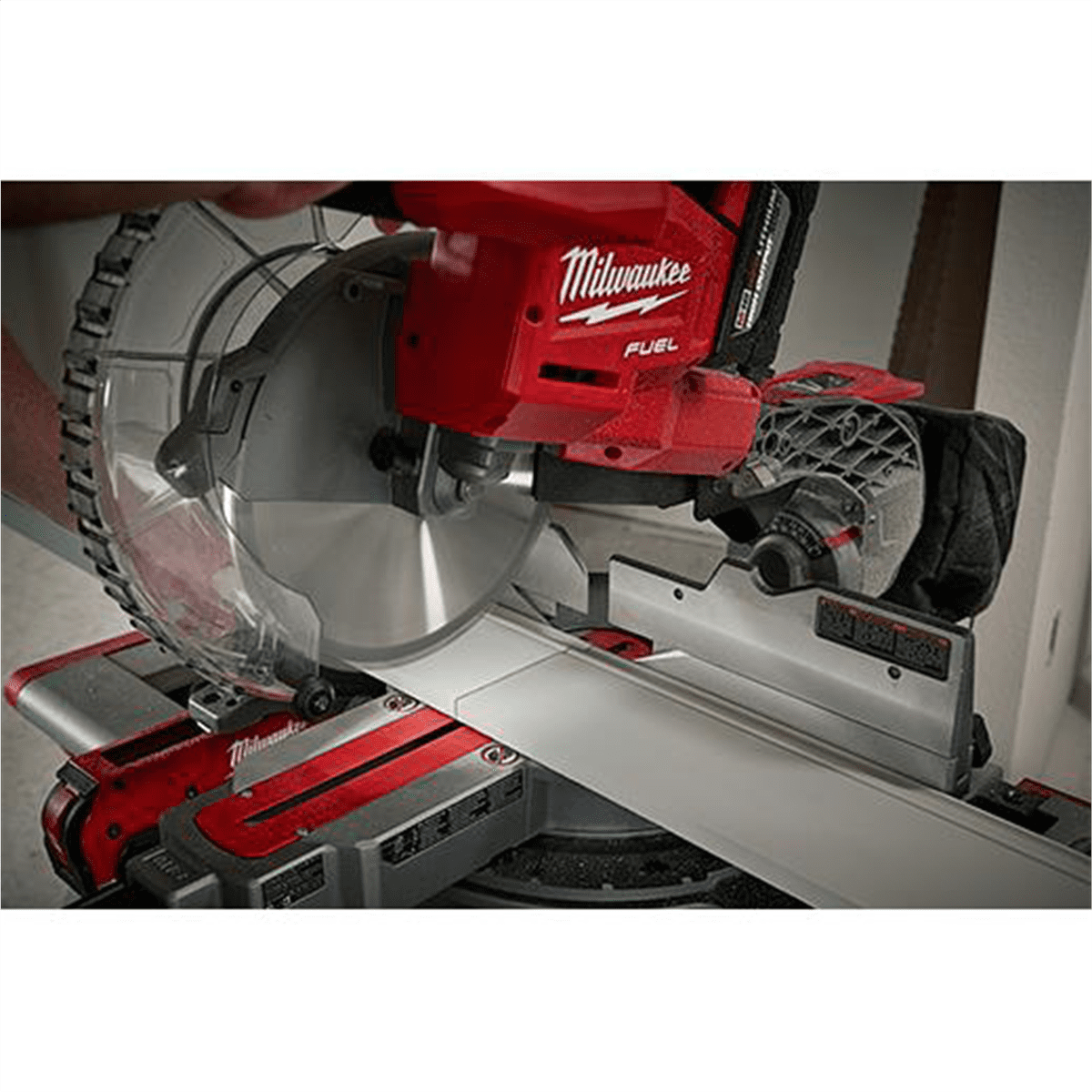 Milwaukee Tool M18 FUEL 10" Dual Bevel Sliding Compound Miter Saw