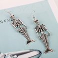 thumbnail image 4 of Pendientes colgantes con dije de calavera de sirena y huesos de esqueleto humano vintage chapados en plata, 4 of 5