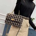 thumbnail image 4 of Bolso de hombro de mujer de pata de gallo blanco y negro de cuero PU, bolso de hombro de tela de lana de moda de otoño e invierno, 4 of 5