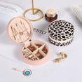 thumbnail image 5 of Estuche de viaje pequeño para joyas, mini joyero de viaje redondo para mujeres y niñas, regalos para hombres, mujeres y niñas, regalos de Pascua (leopardo), 5 of 5