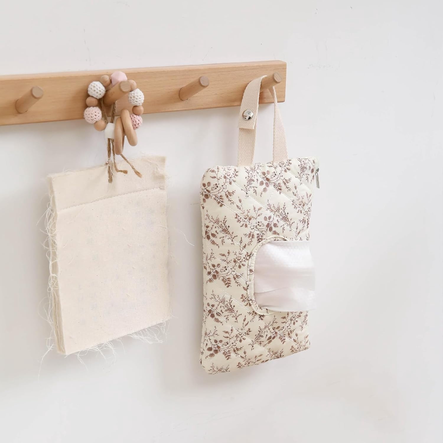 Quilted Diaper Wipes Pouch Reusable Zipper Lanyard Hanging Case for Travel Car StrollerBeige