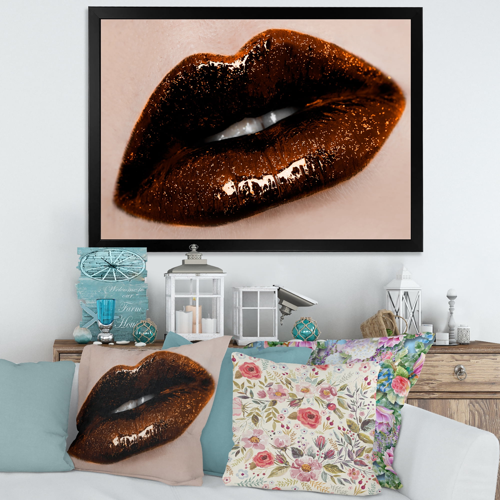 Designart 'Close-Up Of Gorgeous Female Lips II' Modern Framed Art Print