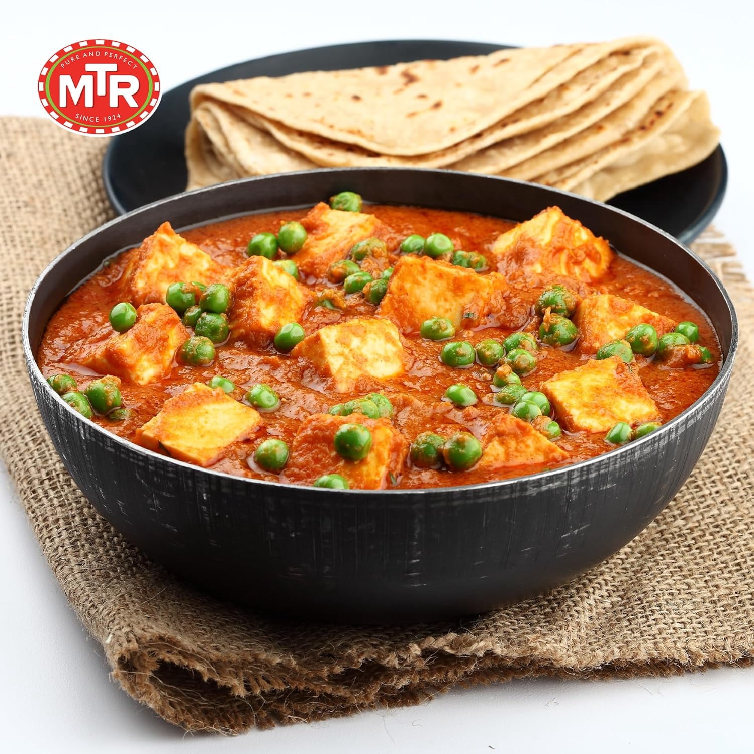 MTR Mutter Paneer - Spiced Green Peas & Cottage Cheese in Gravy - Tasty Indian Meal with No Added Preservatives - A Quick Meal Suitable for Vegetarians, Ready in Minutes! (300g, Pack of 6)