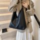 thumbnail image 4 of Bolso Hombro Elegante Mano Informal Hobo Color Sólido PU para Mujer, 4 of 9
