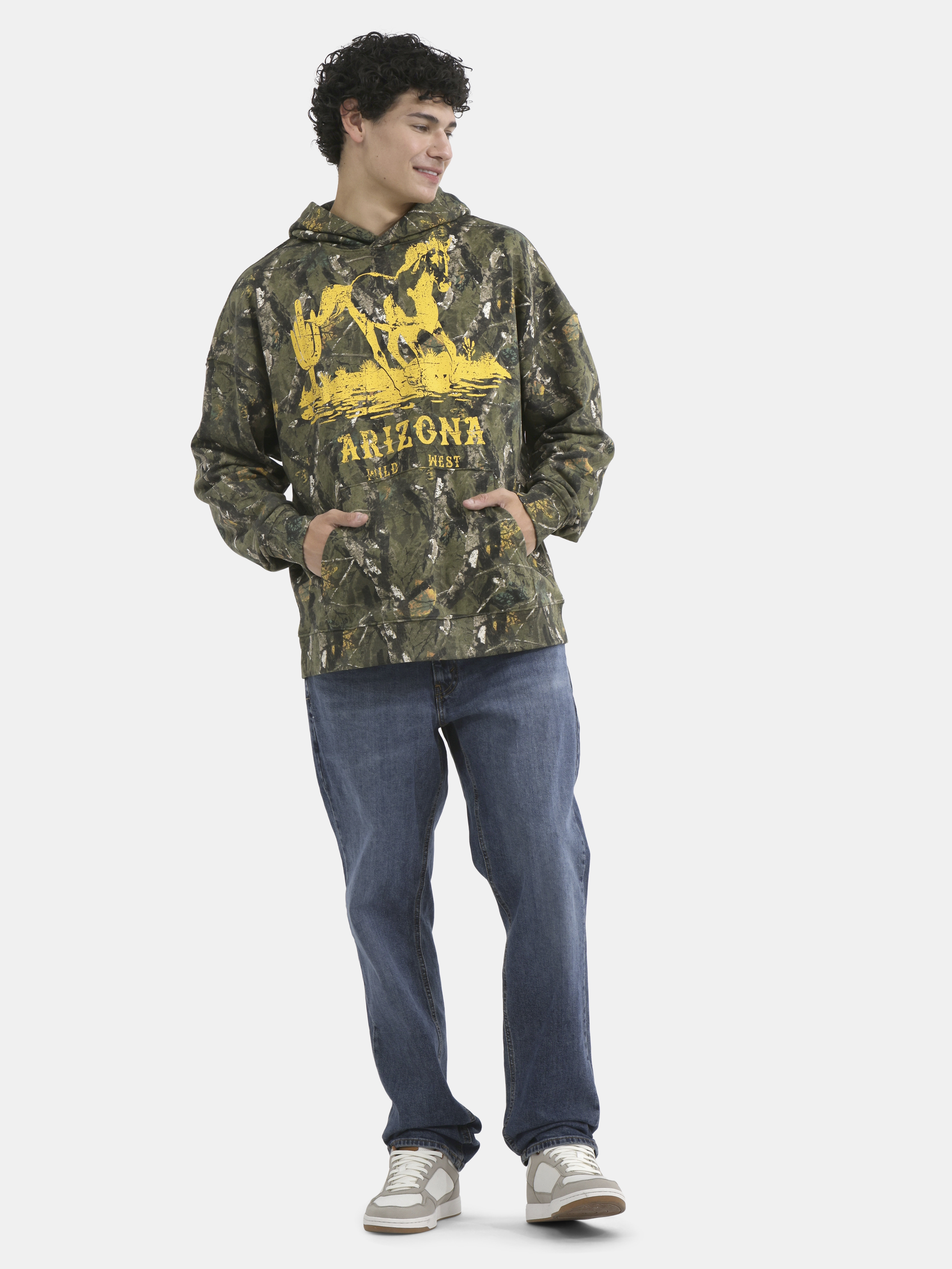 No Boundaries All Gender Oversized Graphic Hoodie with Long Sleeves, Men's and Big Men’s