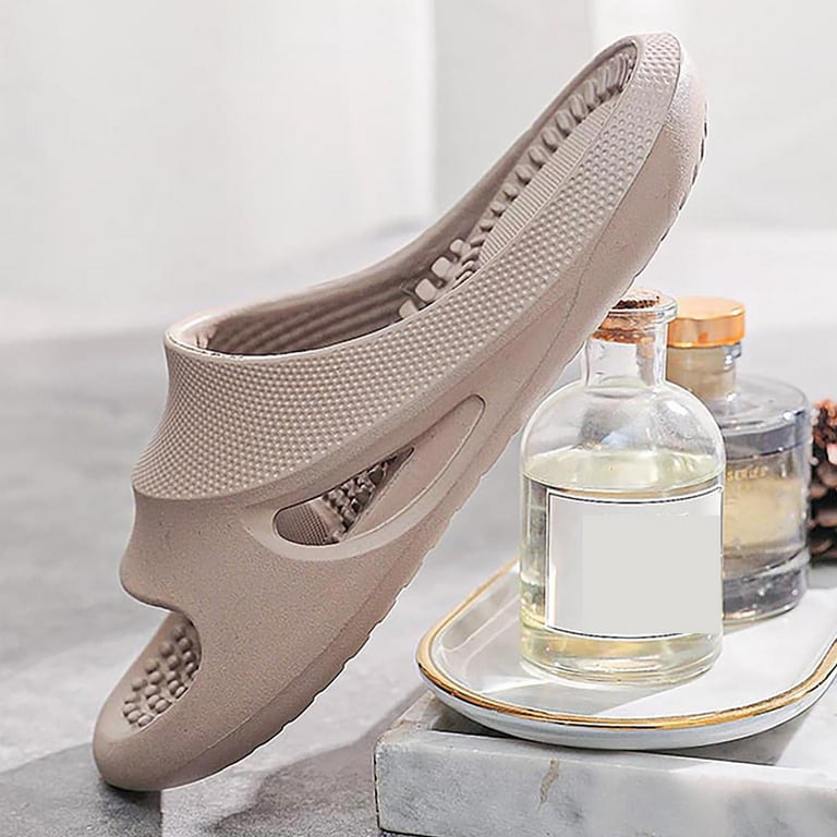 Shower shoes with arch support clearance