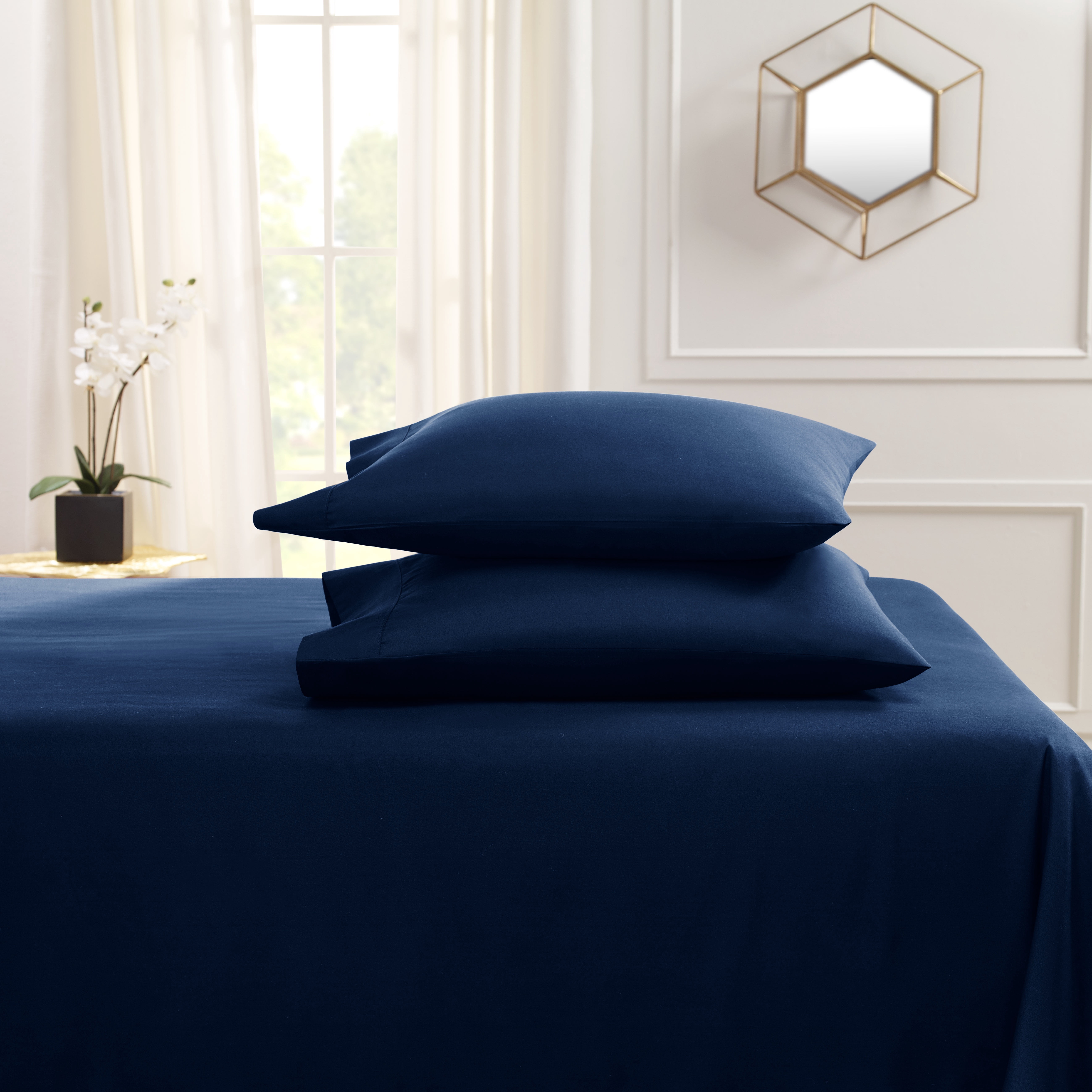 Hearth & Harbor Deep Pocket 4 Piece Solid Bed Sheet Set, 1800 Thread Count Microfiber Sheets, Full, Navy Blue