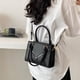thumbnail image 4 of Bolso de hombro para mujer, estilo retro, clásico, de piel sintética, tipo sobre, con cremallera, color negro, 4 of 5