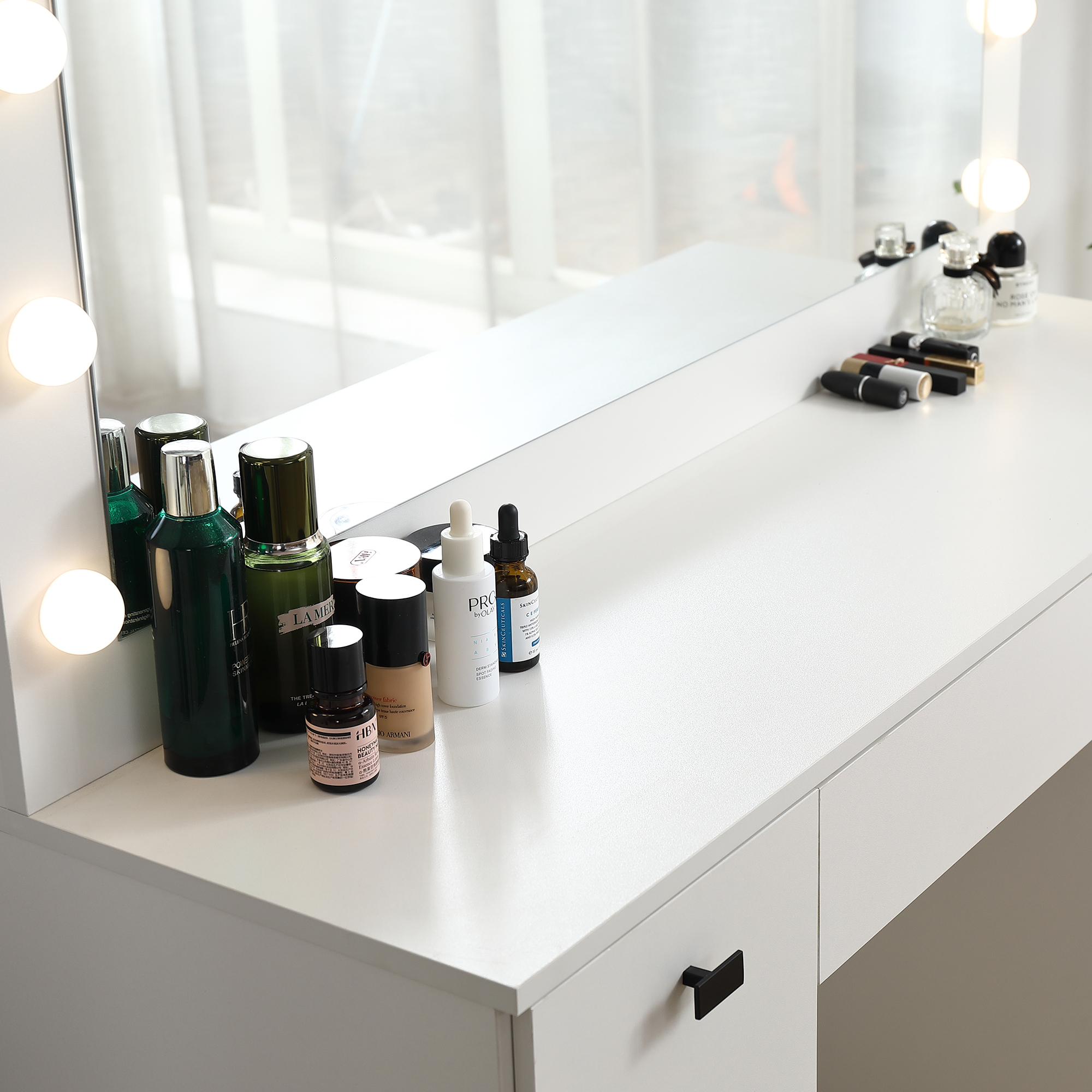 Vanity Table with Lighted Mirror, Vanity Desk with 3 Drawers and Storage Cabinet,3 Color Lighting Modes Adjustable Brightness